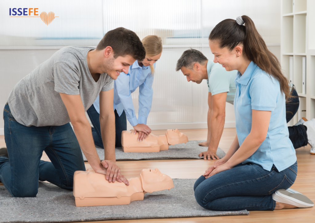 cursos de formación en RCP/SVB y manejo de DESA con FUNDAE
